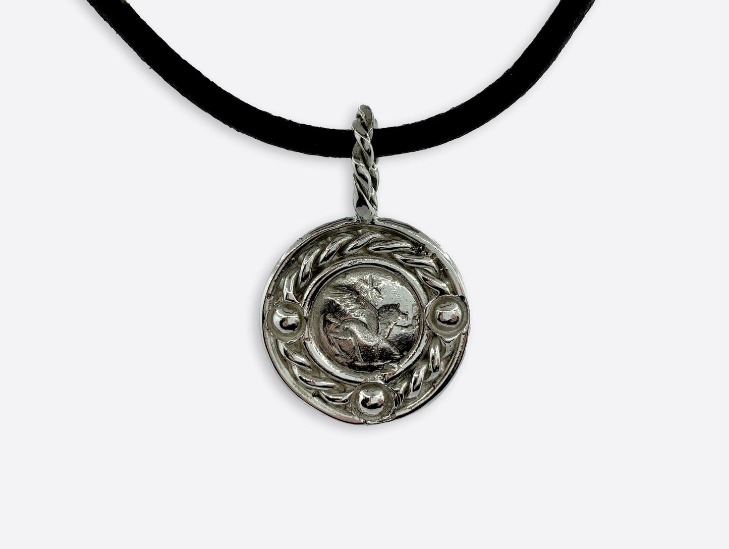 Pendente artigianale in Argento con calco di ippogrifo.