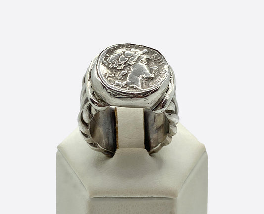 Anello artigianale in argento moneta antica Apollo.
