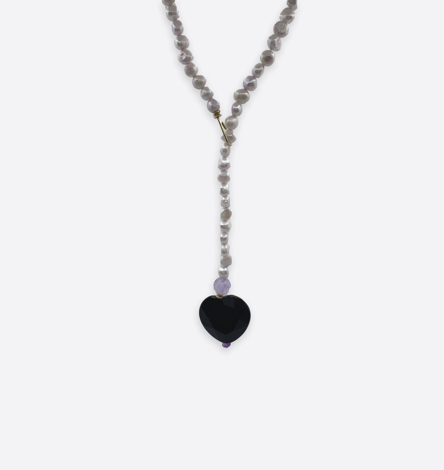 COLLANA REGOLABILE CON PERLE COLORATE, ORO E PENDENTE CUORE ONICE
