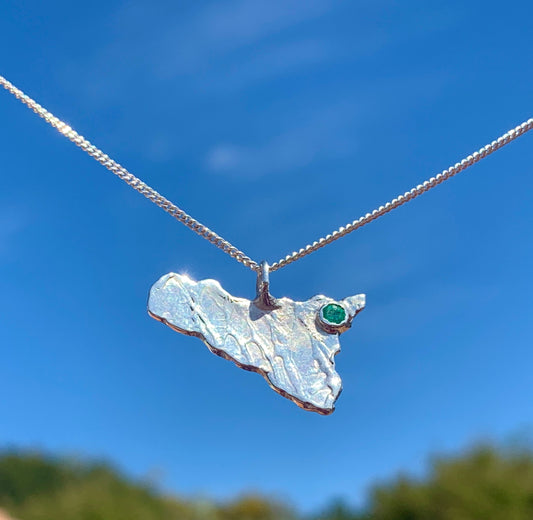 Collana in Argento con pendente artigianale Sicilia e smeraldo.