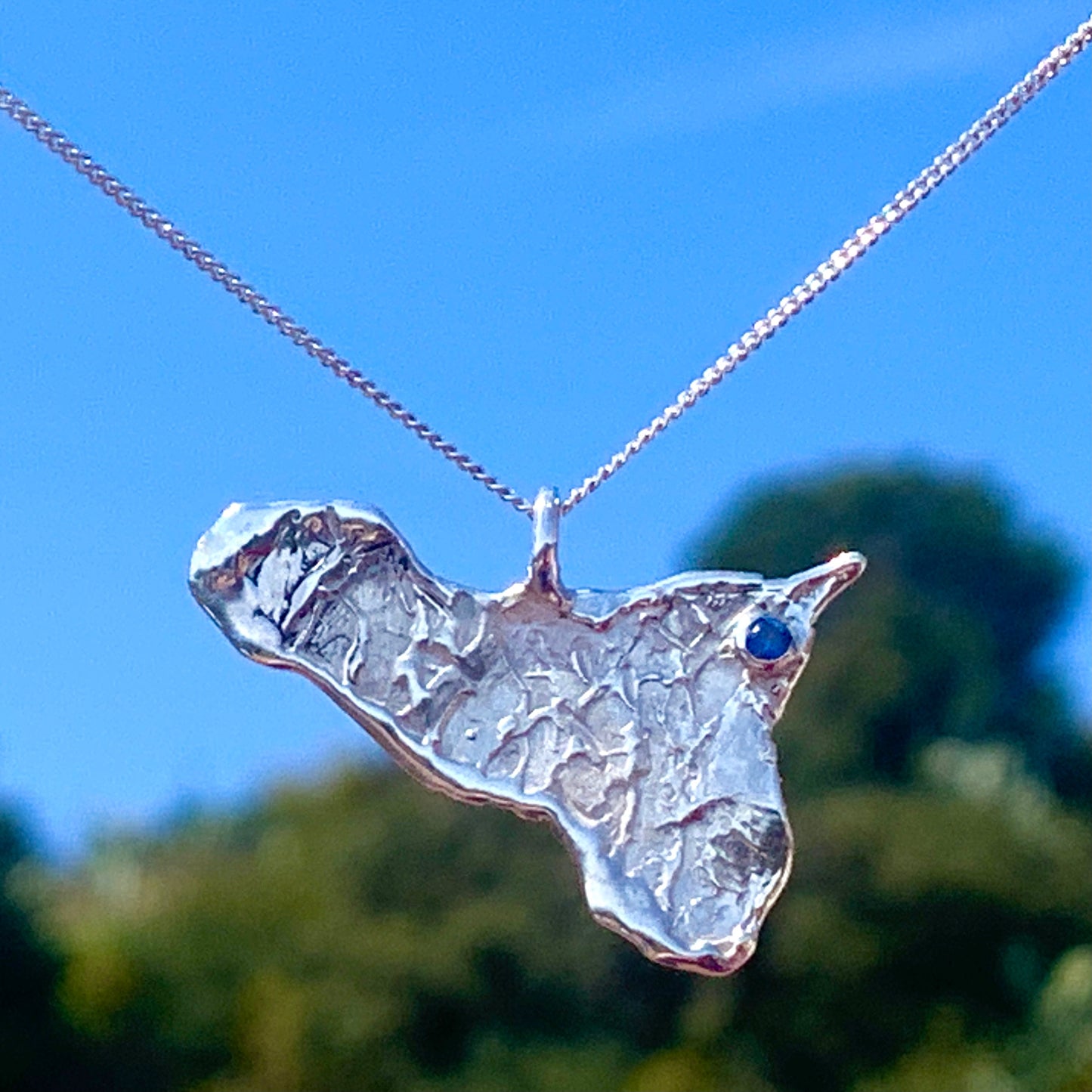 Collana in Argento con pendente artigianale Sicilia e zaffiro.