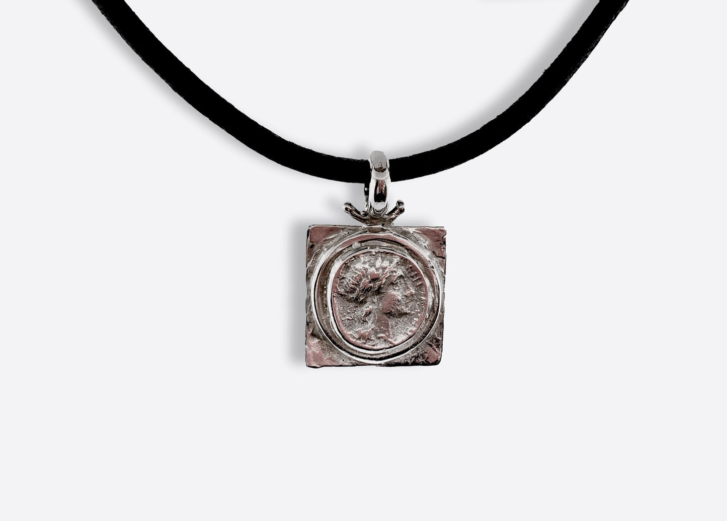 Pendente artigianale in Argento con calco moneta antica Apollo.